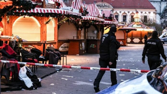 Ataque en mercado navideño deja cinco muertos y más de 200 heridos