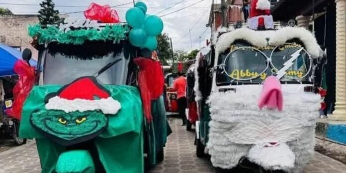 Mototaxistas contagian de magia navideña a los pasajeros con sus vehículos decorados