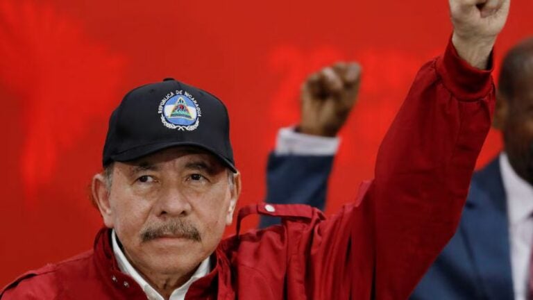 Nicaragua aprueba ley que refuerza control bancario de Daniel Ortega