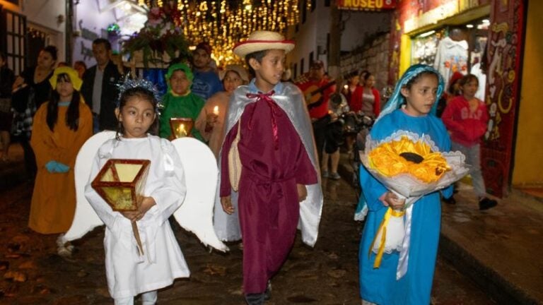 Tradición y Alegría: Las posadas navideñas encienden el espíritu navideño en Copán