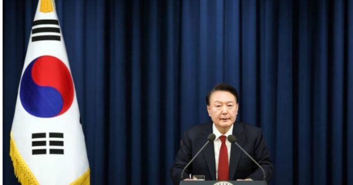 Presidente de Corea del Sur anuncia que levantará la ley marcial