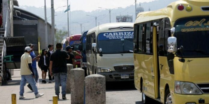 Cierran 6 puntos de transporte en la capital por el pago de la extorsión