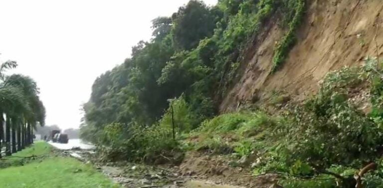 Interrumpido paso a Puerto Cortés