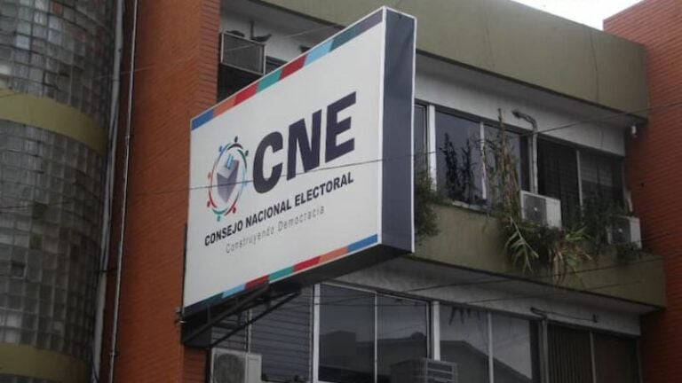 CNE plazo movimientos internos