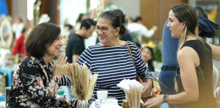 Mujeres Adelante celebra el éxito del Alegría Market más grande de 2024