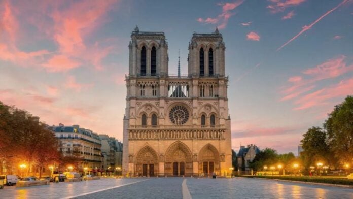 Notre Dame de París vuelve a abrir