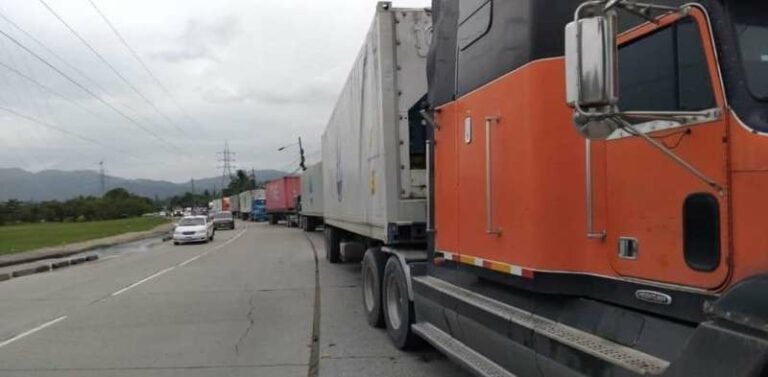 Transportistas denuncian malos tratos de la portuaria OPC