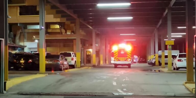 Caída de ascensor en centro comercial de la capital deja más de 10 personas heridas