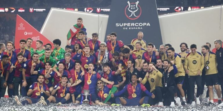 Imparable Barcelona golea al Real Madrid en la final de la Supercopa