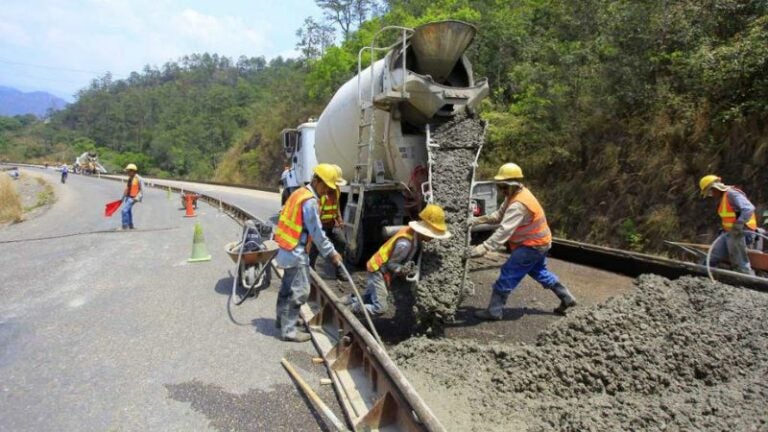 CHICO: Gobierno solo ha pagado el 45% de la deuda a constructoras