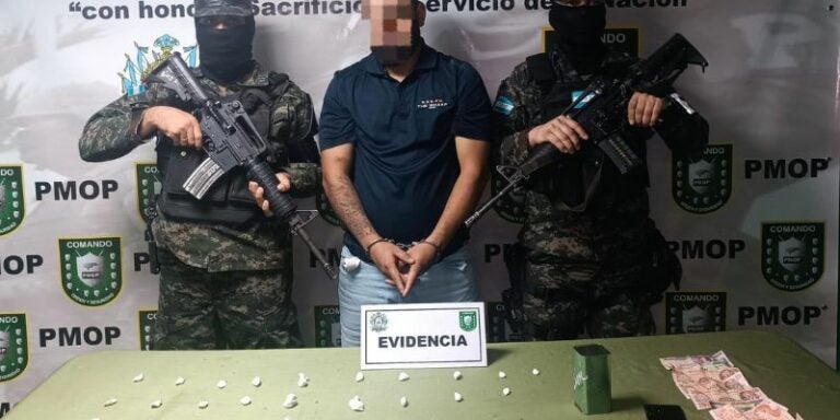 Detienen a joven en colonia San Miguel con marihuana oculta en un bote de perfume