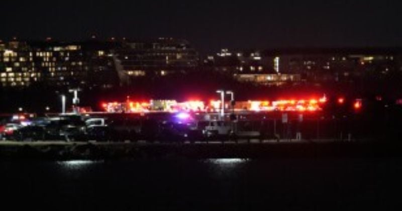 Choque entre avión y helicóptero causa tragedia cerca de Aeropuerto Reagan