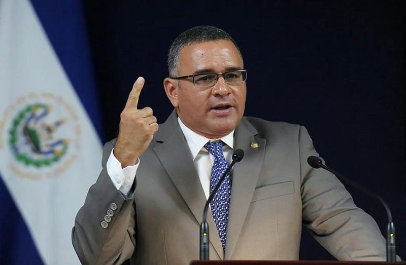 Muere a los 65 años Mauricio Funes