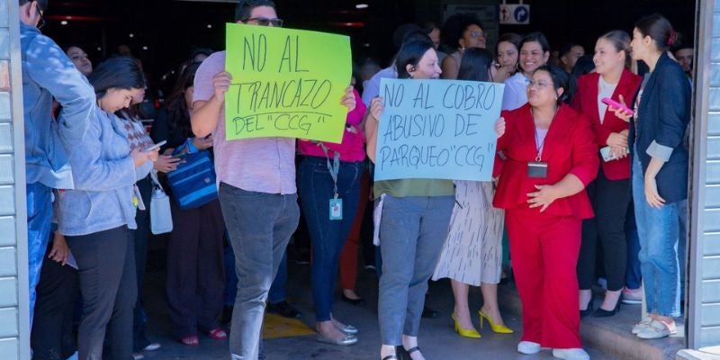 Suspenden incremento en tarifas del estacionamiento del Centro Cívico Gubernamental