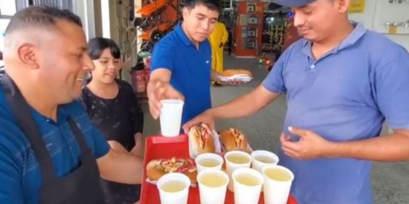 Un acto de fe: emprendedor en La Ceiba regala sus primeras ganancias del año