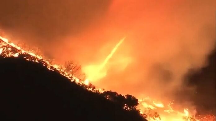 tornado de fuego incendios Los Ángeles