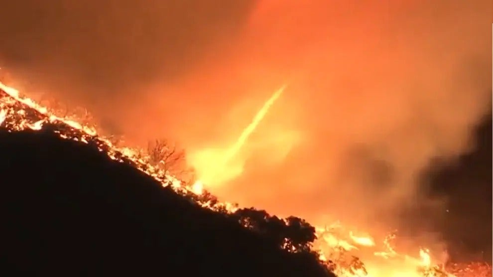 tornado de fuego incendios Los Ángeles