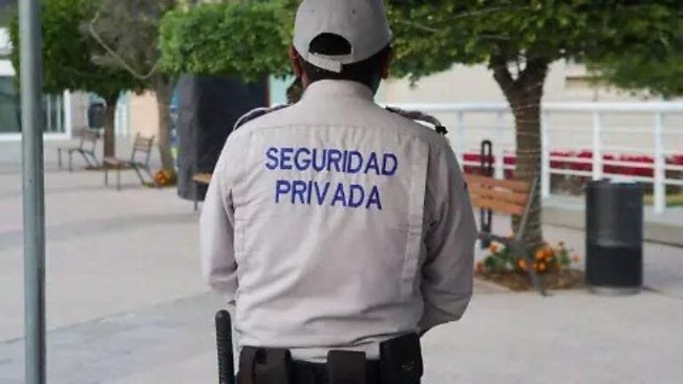 Guardia mata a compañero