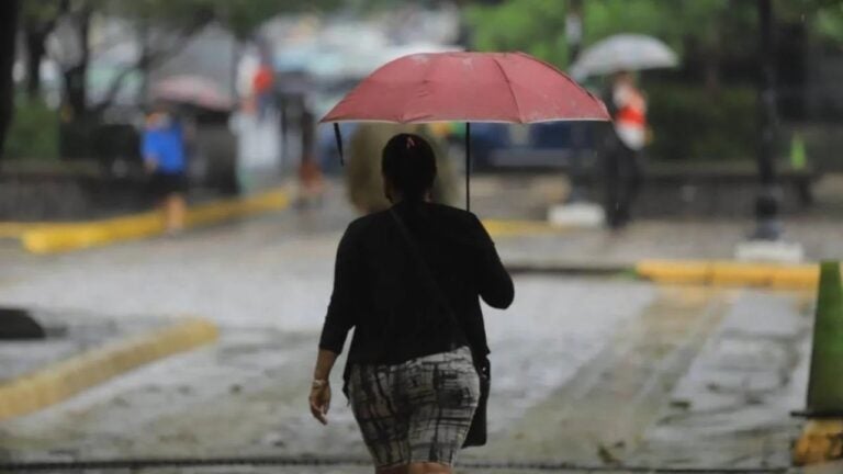 Vaguada dejará lluvias y chubascos débiles hoy lunes