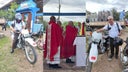obispo-de-comayagua-en-moto