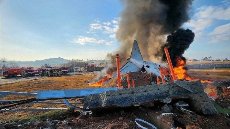 Grabadora de vuelo surcoreano dejó de funcionar momentos antes del desastre