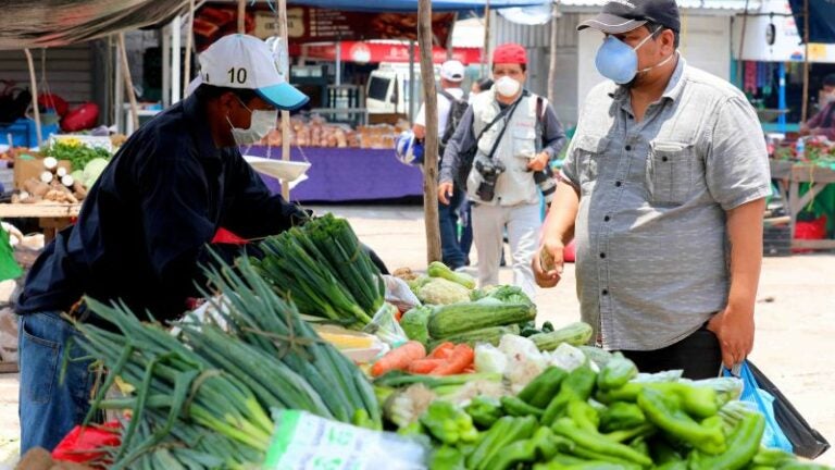 ¡Alivio al consumidor! Comienzan a bajar los precios de productos en mercados capitalinos