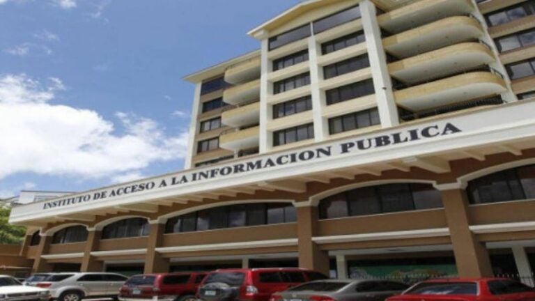 Las 10 instituciones públicas con más recursos de revisión por negar solicitudes de información