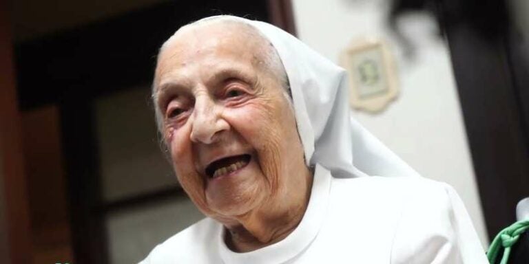 Monja brasileña, con 117 años, revela el secreto detrás de su longevidad: «Lo es todo»