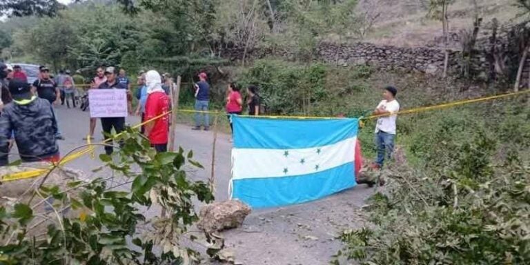 Protesta en Santa Bárbara por interrupción de señal cerca de El Pozo