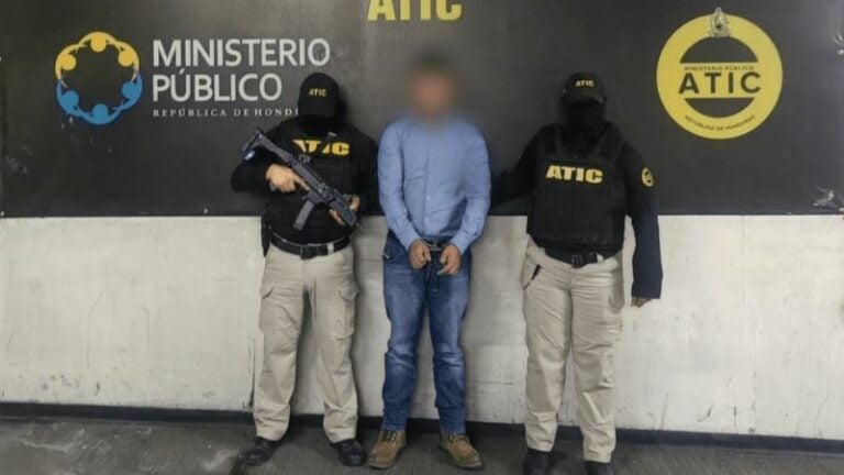 Se apropió de prestaciones de su clienta: capturan abogado en Tegucigalpa