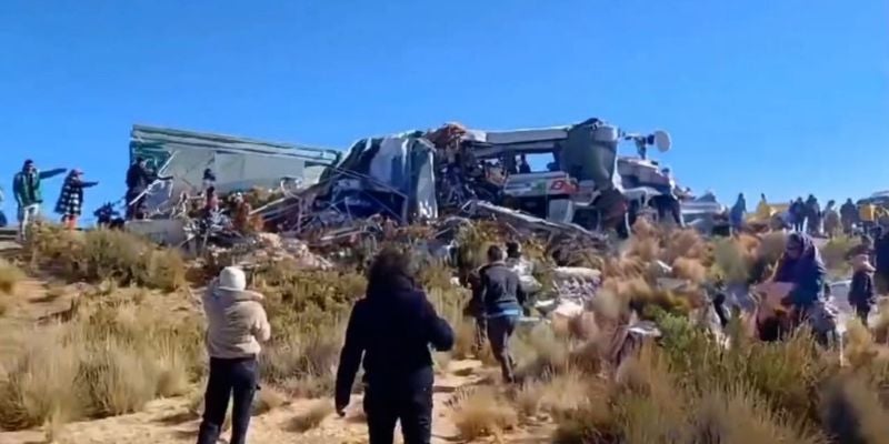 Tragedia en Bolivia: al menos 30 muertos tras accidente de autobús