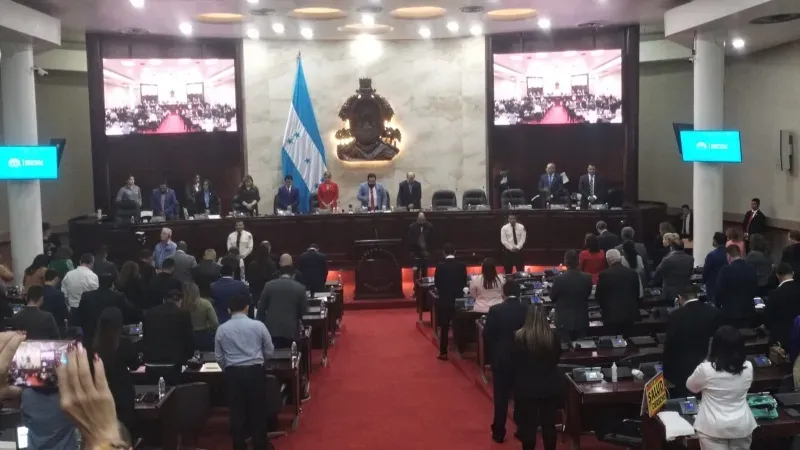 CN discutirá nuevos endeudamientos por $ 800 milllos de la ENEE