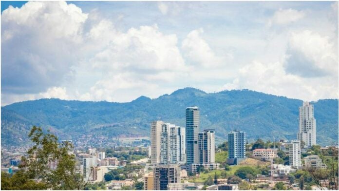 En Tegucigalpa guardia fallece en una universidad