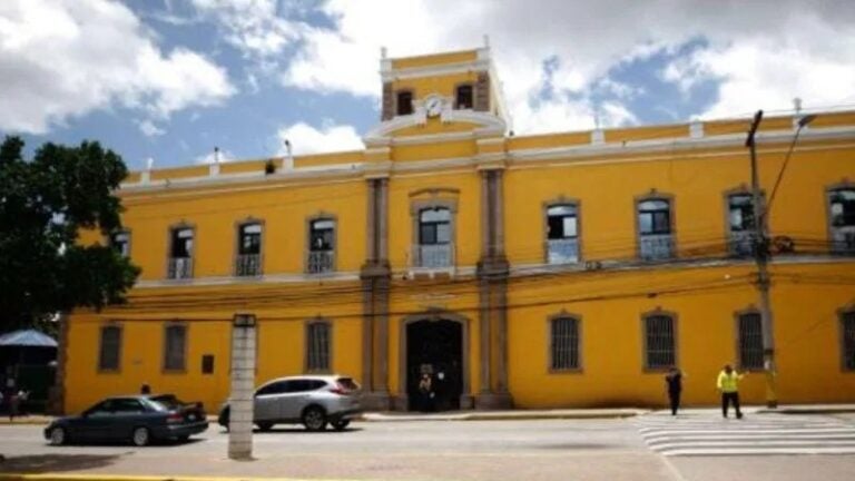 Crisis en el San Felipe: Familiares exigen respuesta por falta de agua en áreas críticas