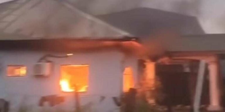 Incendio consume parte del patrimonio de una familia en El Progreso