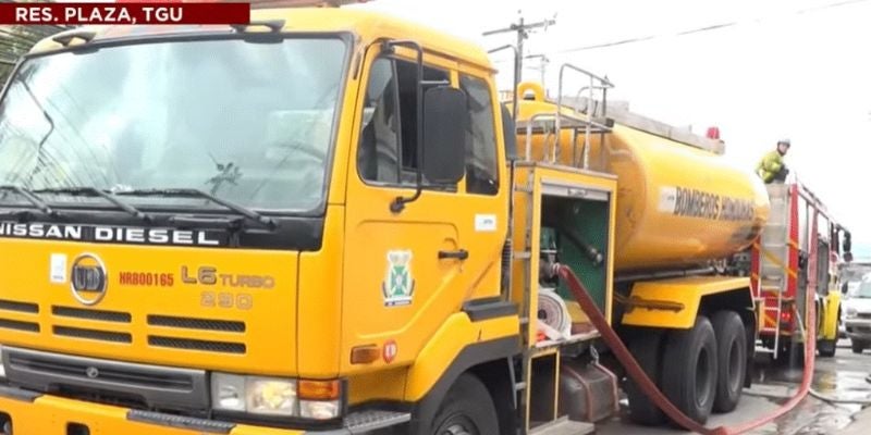 Fuego consume instalaciones de centro educativo en Residencial Plaza; ¿Hay heridos?