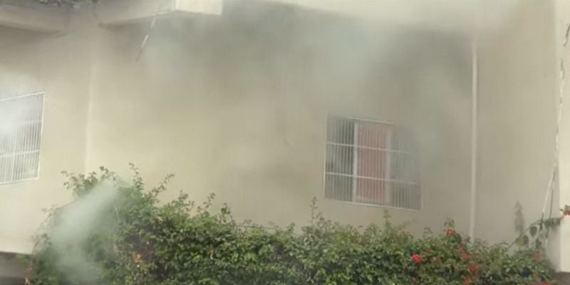 Fuego consume instalaciones de centro educativo en Residencial Plaza; ¿Hay heridos?