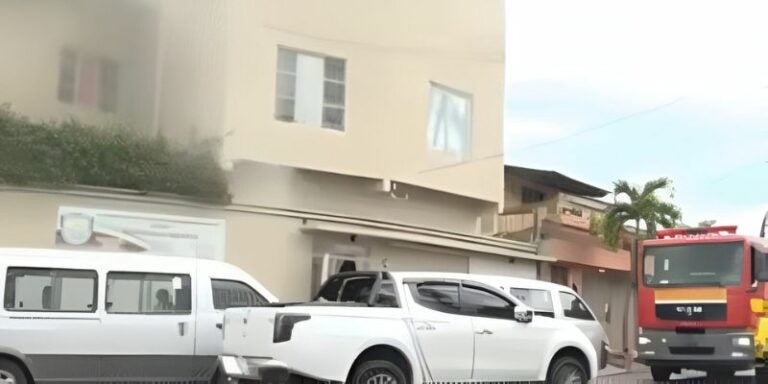 Fuego consume instalaciones de centro educativo en Residencial Plaza; ¿Hay heridos?