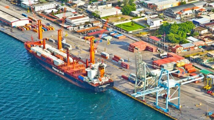 Exportadores sufren hasta un mes de retrasos en Puerto Cortés