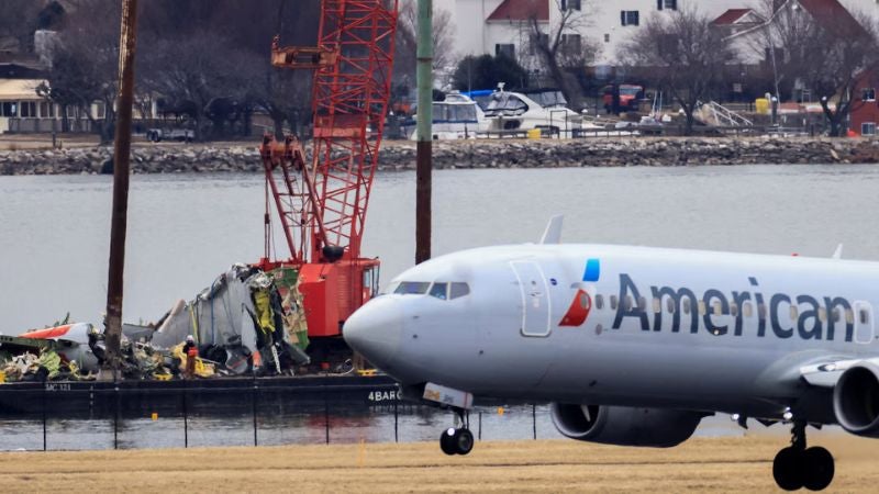 Alerta de bomba en vuelo de American Airlines obliga aterrizaje de emergencia en Roma