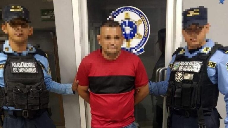 Guardia en estado de ebriedad hace disparos al aire y es arrestado en Comayagua