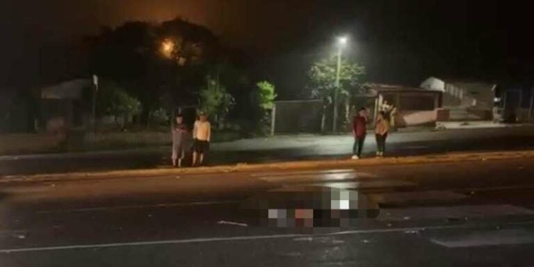 Hombre es atropellado en Santa Cruz de Yojoa; varios carros arrollaron el cuerpo