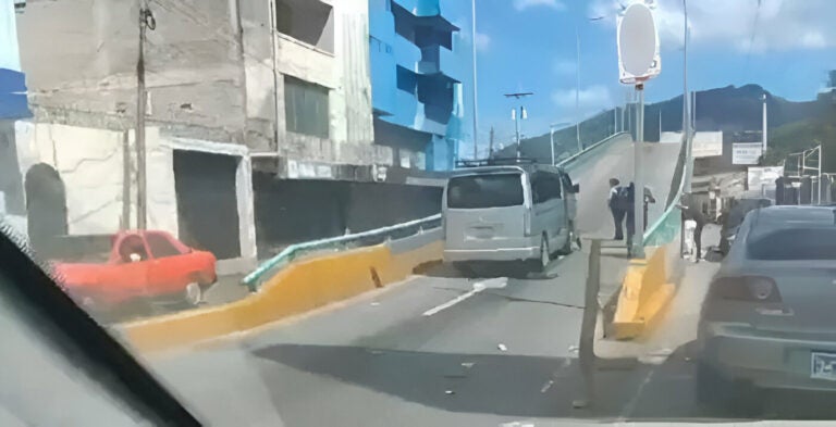 Peatón que intentaba cruzar la calle muere atropellado en La bolsa, Comayagüela