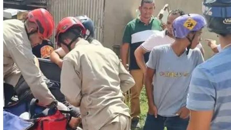 La joven recibió asistencia médica en el lugar del ataque. 