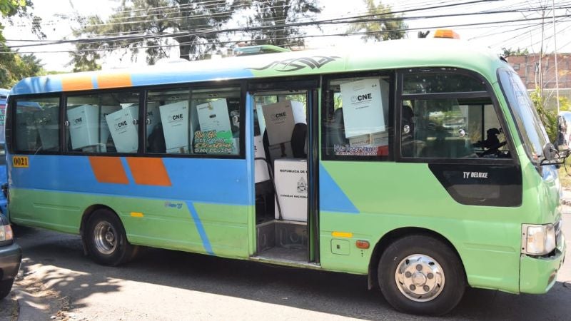 Las urnas se trasladaron por medio del transporte público. 