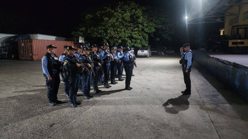 Los agentes policiales reafirmaron su compromiso en la lucha contra el narcotráfico. (Imagen de referencia). 