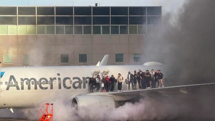 Incendio en avión en Denver