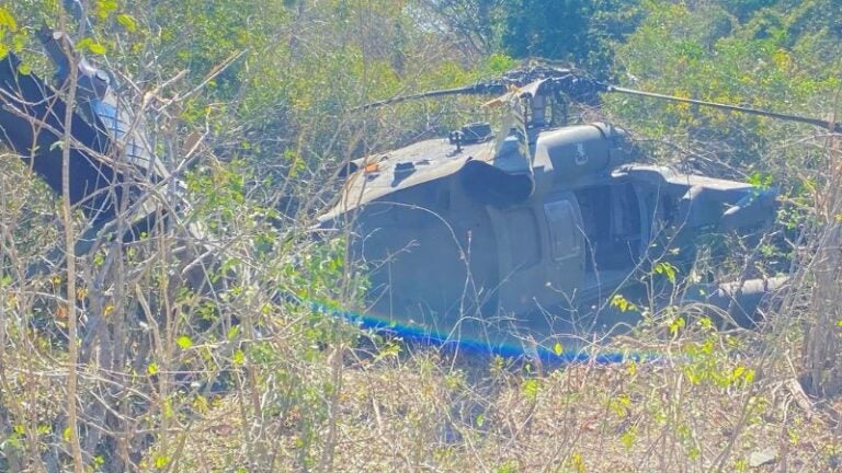 Helicóptero militar de USA se accidenta