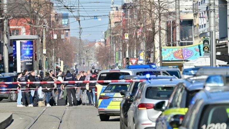 Accidente en Mannheim, Alemania, dejó os muertos y once heridos.