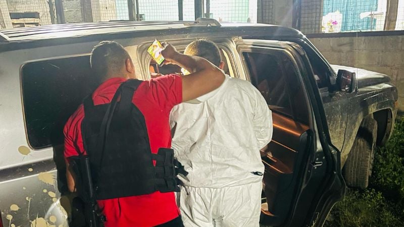 dentro-del-vehiculo-encontraron-cargadores-de-armas-de-fuego-y-casquillos